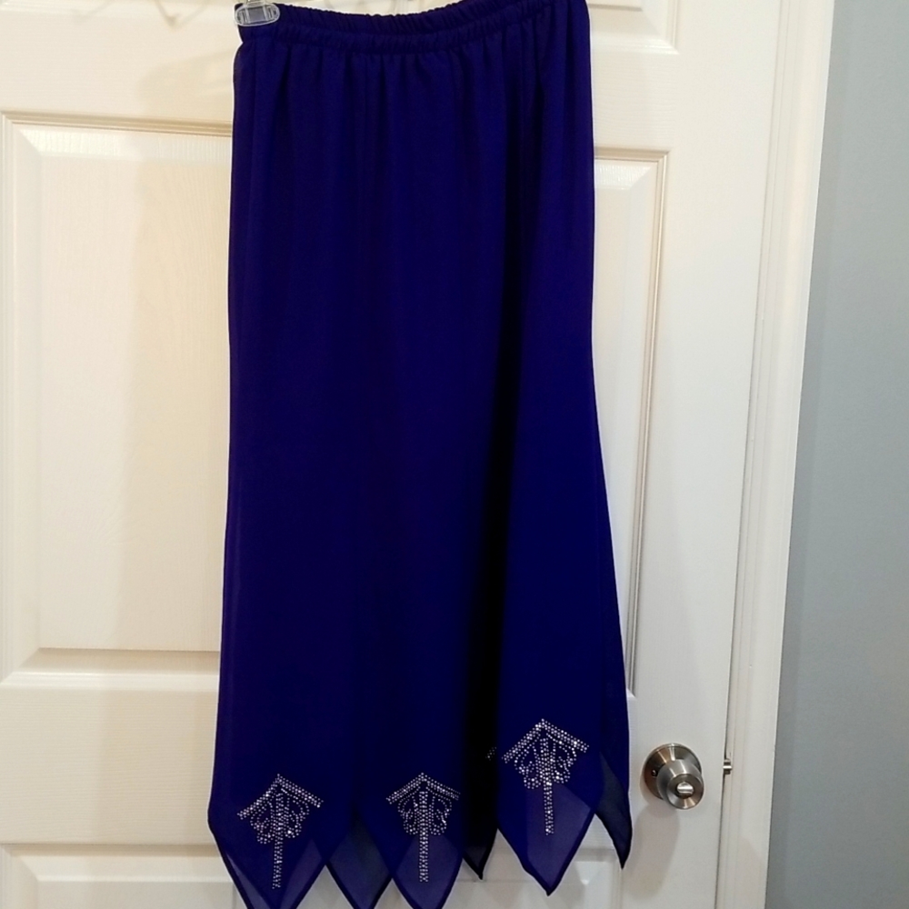 Hosanna Design, two piece skirt set. The Jacket is a large, skirt is a medium. - Picture 5 of 7